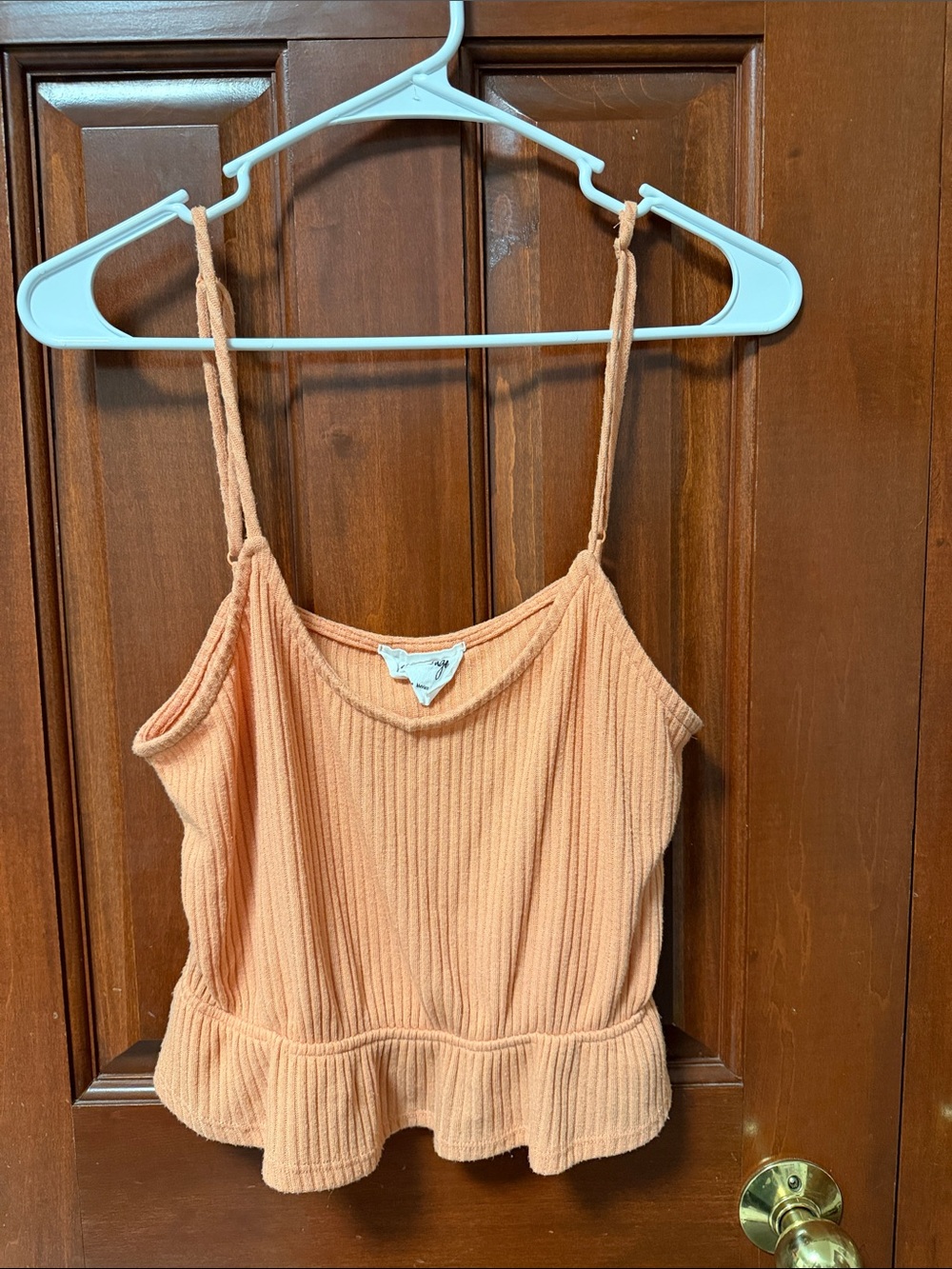 Sadie & Sage Women's Peach Ribbed Spaghetti Strap Peplum Tank Top